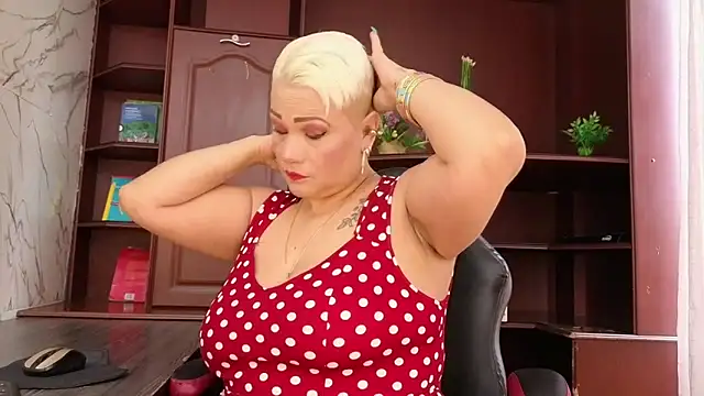 GianellaCox  online show from 12.04.25