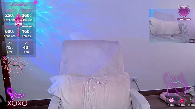 Snapshot of HollyDominic chatting on 12.29.24 HollyDominic online show from 12.29.24