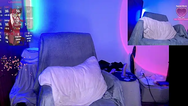 Snapshot of HollyDominic chatting on 03.21.25 HollyDominic online show from 03.21.25