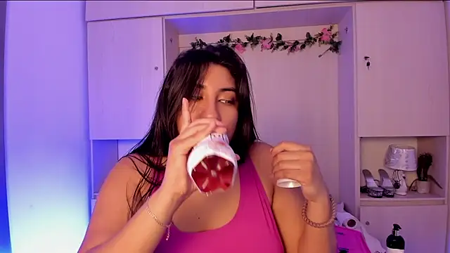 Snapshot of CANDYGABYY chatting on 05.02.26 CANDYGABYY online show from 05.02.26