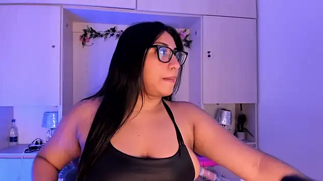 Snapshot of CANDYGABYY chatting on 05.19.26 CANDYGABYY online show from 05.19.26