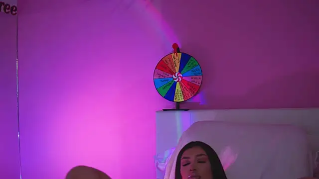 Snapshot of NatyDesiree chatting on 02.20.25 NatyDesiree online show from 02.20.25