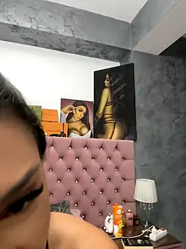 Snapshot of NatyDesiree chatting on 09.18.25 NatyDesiree online show from 09.18.25