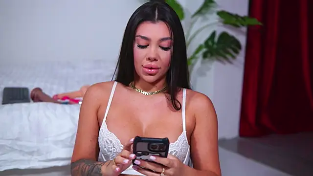 Snapshot of NatyDesiree chatting on 09.22.25 NatyDesiree online show from 09.22.25