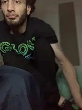 Snapshot of pantslesstraveler_plt chatting on 09.09.25 pantslesstraveler plt online show from 09.09.25