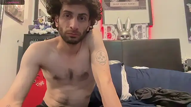 pantslesstraveler plt online show from 11.22.25