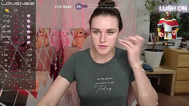 Snapshot of Bella__Swoon chatting on 10.25.25 Bella Swoon online show from 10.25.25