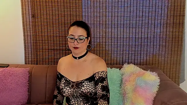 ariana cross online show from 04.26.26
