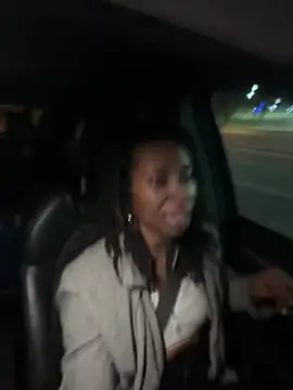 Snapshot of LeyaHoneybuns chatting on 01.26.25 LeyaHoneybuns online show from 01.26.25