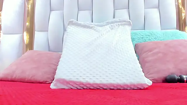 RileySweett online show from 10.08.25