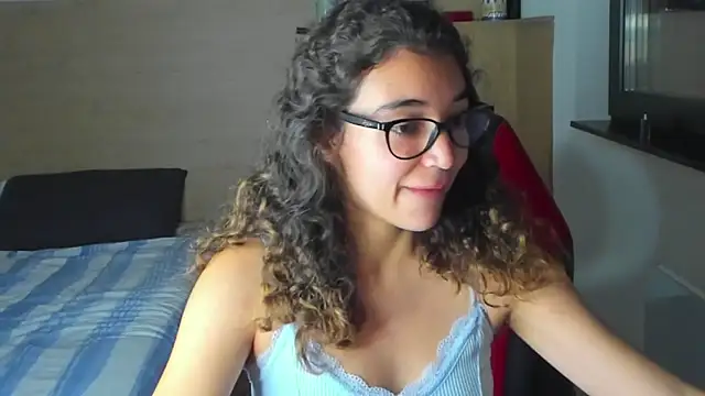 uniquerossie online show from 10.24.25