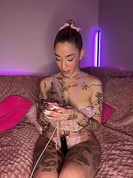 Chachou000 online show from 02.19.25