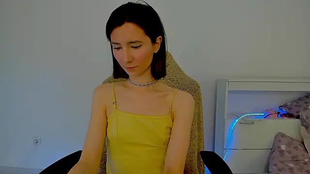 crystalnut online show from 02.04.26