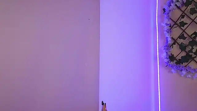 Snapshot of Baby_Xian chatting on 12.22.24 Baby Xian online show from 12.22.24