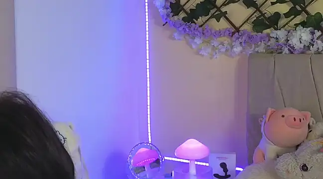 Snapshot of Baby_Xian chatting on 02.18.25 Baby Xian online show from 02.18.25