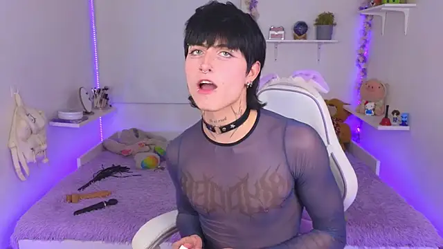 Snapshot of Baby_Xian chatting on 10.31.25 Baby Xian online show from 10.31.25