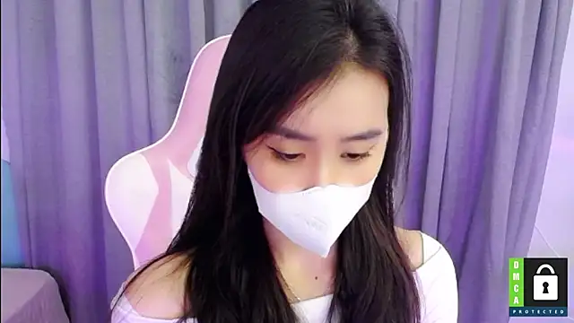 Snapshot of San___San chatting on 02.04.25 San San online show from 02.04.25