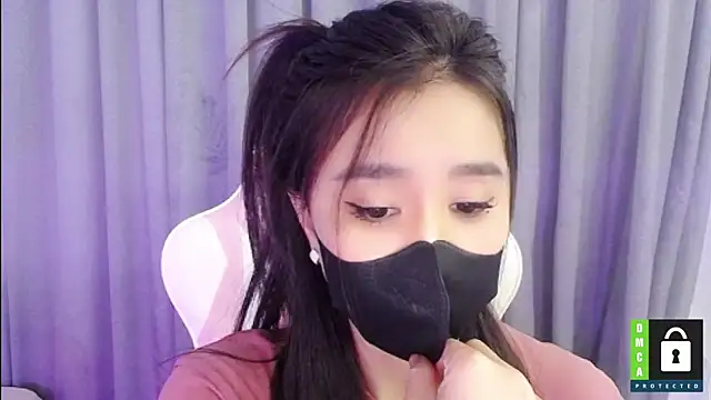 Snapshot of San___San chatting on 02.07.25 San San online show from 02.07.25