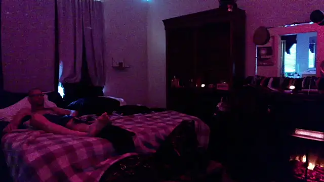 Snapshot of iBoneher69 chatting on 11.21.25 iBoneher69 online show from 11.21.25