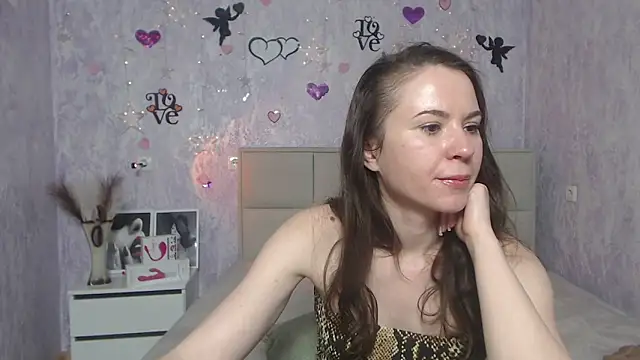 KaraCriegs online show from 02.10.25