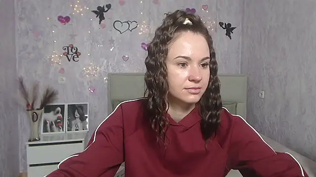 KaraCriegs online show from 03.12.25