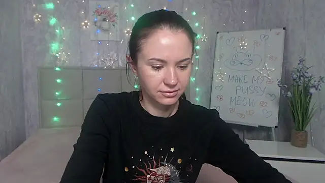 KaraCriegs online show from 09.29.25