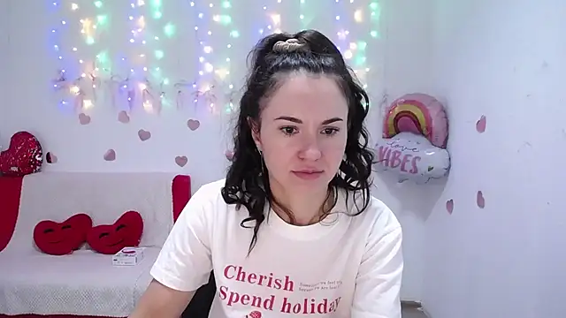 KaraCriegs online show from 10.09.25