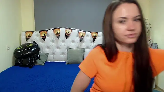 KaraCriegs online show from 10.17.25