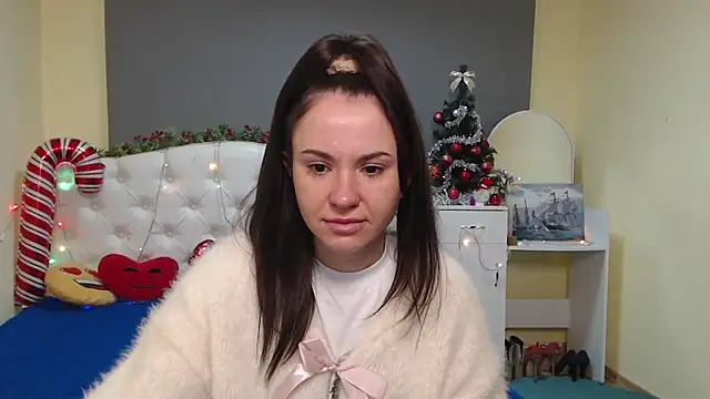 KaraCriegs online show from 12.19.25