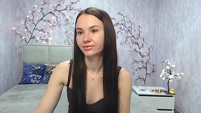 Snapshot of KaraCriegs chatting on 05.13.26 KaraCriegs online show from 05.13.26