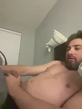 Snapshot of caliguy37 chatting on 02.11.26 caliguy37 online show from 02.11.26