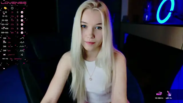 Snapshot of ShhhO_O chatting on 01.23.25 ShhhO O online show from 01.23.25