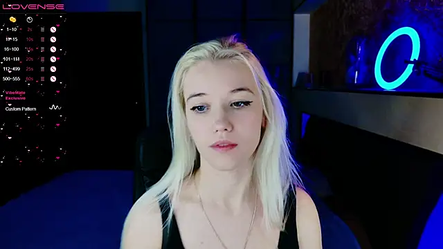 Snapshot of ShhhO_O chatting on 01.29.25 ShhhO O online show from 01.29.25