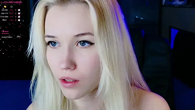 Snapshot of ShhhO_O chatting on 03.21.25 ShhhO O online show from 03.21.25