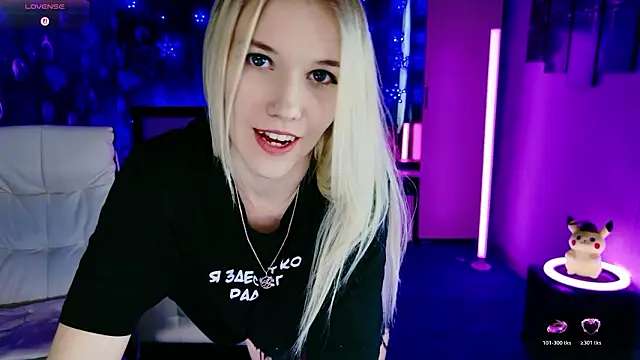 Snapshot of ShhhO_O chatting on 02.12.26 ShhhO O online show from 02.12.26