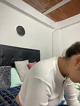 Iris love18 online show from 02.17.25