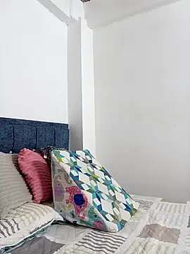 Iris love18 online show from 10.18.25