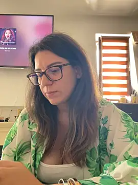 NadiraNoor online show from 06.05.26