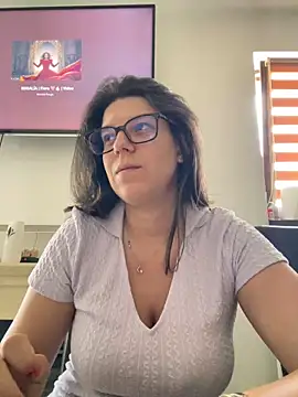NadiraNoor online show from 06.11.26