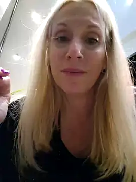 Snapshot of Ina_HotX chatting on 12.06.24 Ina HotX online show from 12.06.24