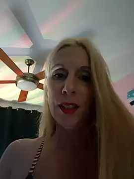 Snapshot of Ina_HotX chatting on 01.26.25 Ina HotX online show from 01.26.25