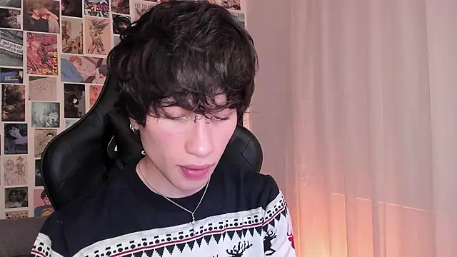 Snapshot of liamelf chatting on 12.29.24 liamelf online show from 12.29.24