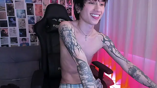 Snapshot of liamelf chatting on 01.18.25 liamelf online show from 01.18.25