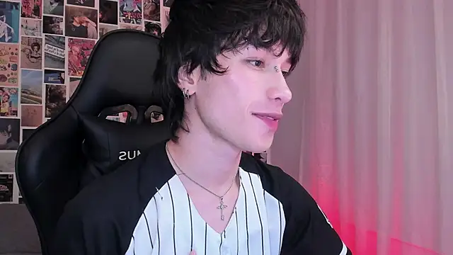 Snapshot of liamelf chatting on 01.19.25 liamelf online show from 01.19.25