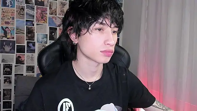 Snapshot of liamelf chatting on 09.24.25 liamelf online show from 09.24.25