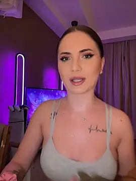 AvaGianna online show from 01.25.25