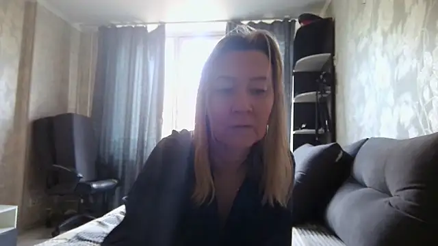 Snapshot of WindChristy chatting on 04.03.26 WindChristy online show from 04.03.26