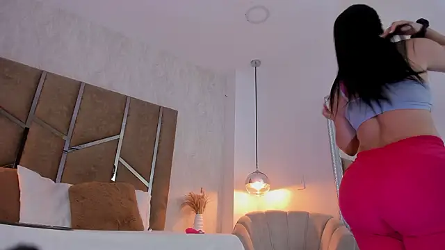 Martinaa Jones  online show from 02.11.26