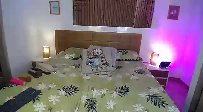 ShanonLe online show from 02.12.25