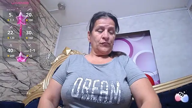 Snapshot of karito_mature17 chatting on 11.19.25 karito mature17 online show from 11.19.25